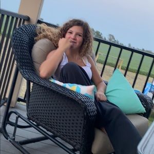 Meet your Posher, Macey